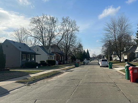 5th image of 22063 Pleasant Ave