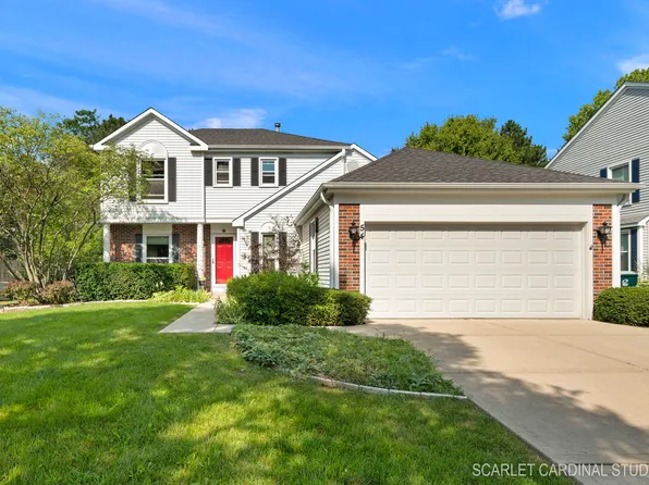 54 N Royal Oak Dr, Vernon Hills, IL 60061