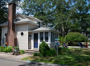 24 Town Rd, Niantic, CT 06357