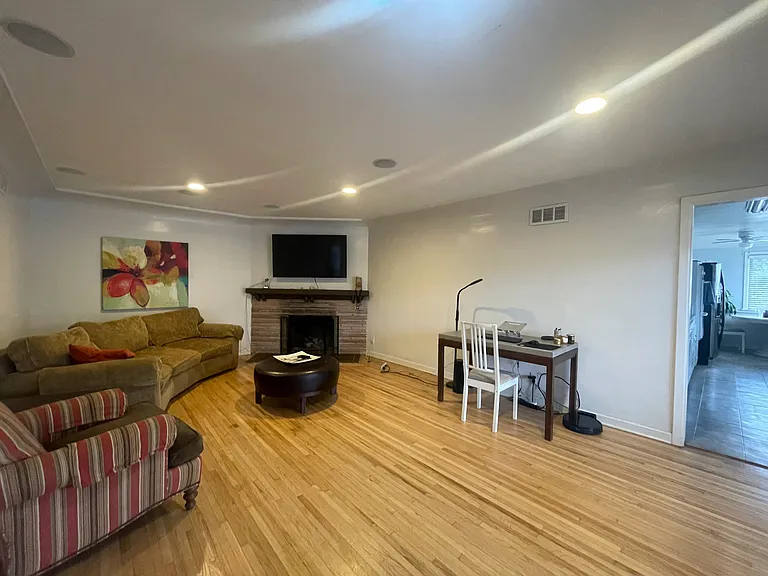 8630 Stanmoor Dr — Photo 4