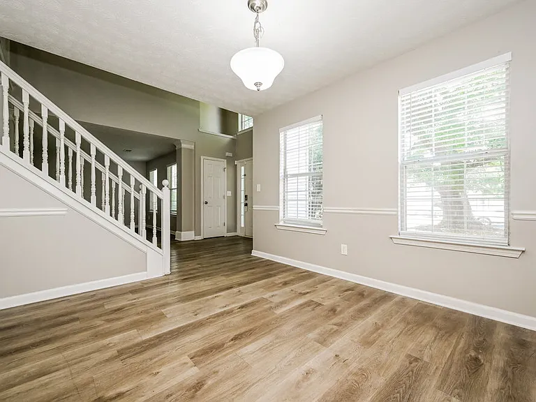 409 Grove Park Dr — Photo 5