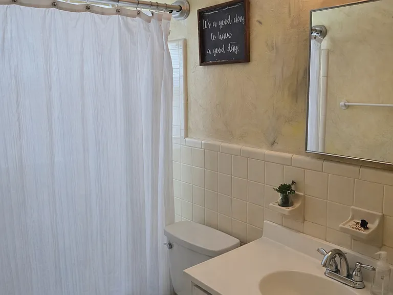 1517 Watrous Dr — Photo 18
