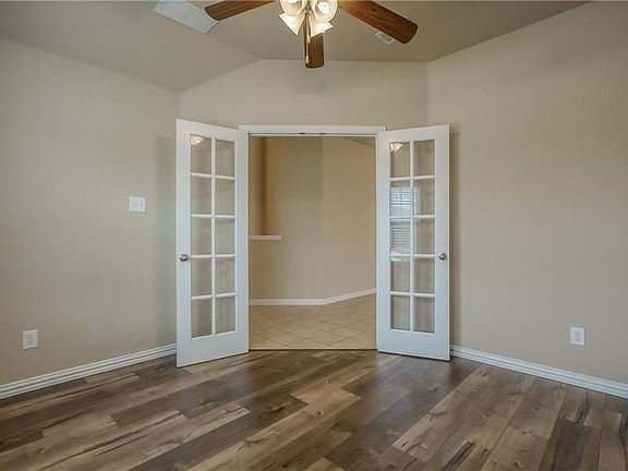 2nd image of 817 Silvermoon Dr