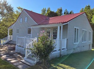 17 Smith Ln, Cartersville, VA 23027