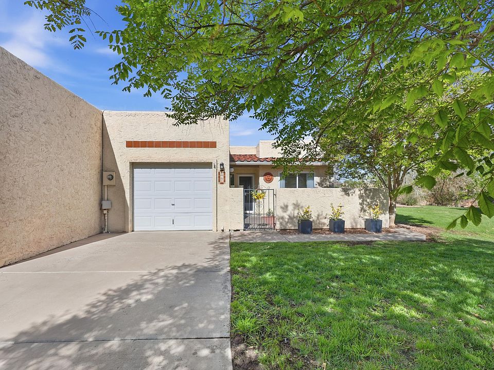 1st image of 616 Eastlake Dr SE