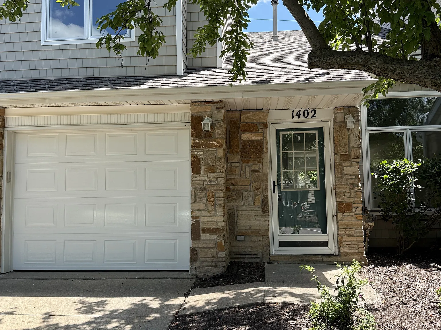 811 Burr Oaks Drive - 1 — Photo 1