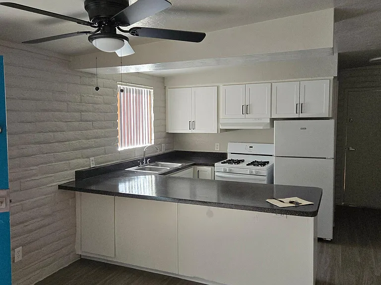 400 N Westmoreland Ave #C — Photo 5
