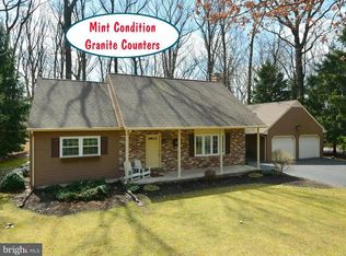 1713 Oakwood Dr, Hanover, PA 17331
