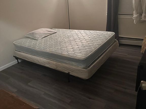 Vinyl waterproof flooring through out