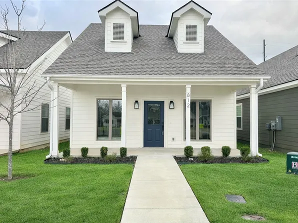 812 NE Heights Ln, Bentonville, AR 72712