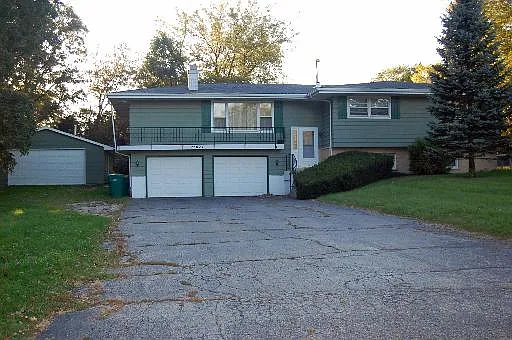 25024 N Ellrie Ter photo 1