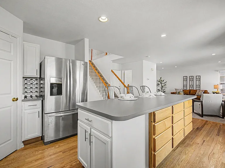 9917 Aftonwood St — Photo 2