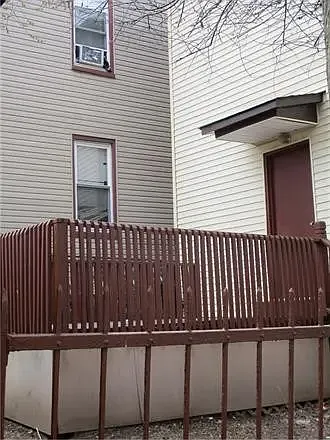854 S 17th St — Photo 2