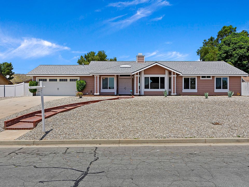 1st image of 27450 Walfred Way