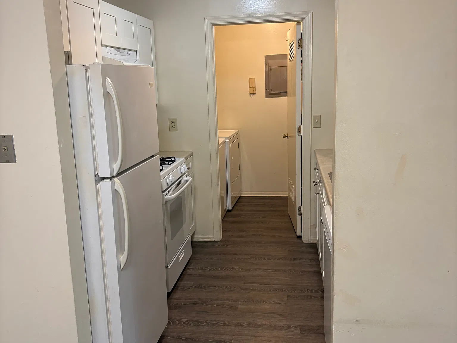 2 bed, 1055 sqft, $2,000 — Photo 2