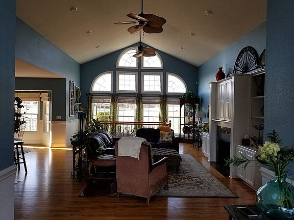 3rd image of 3734 Cornwell Dr