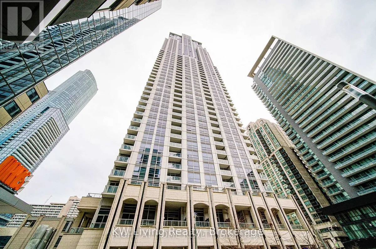 Building Photo - 763 Bay St #1714