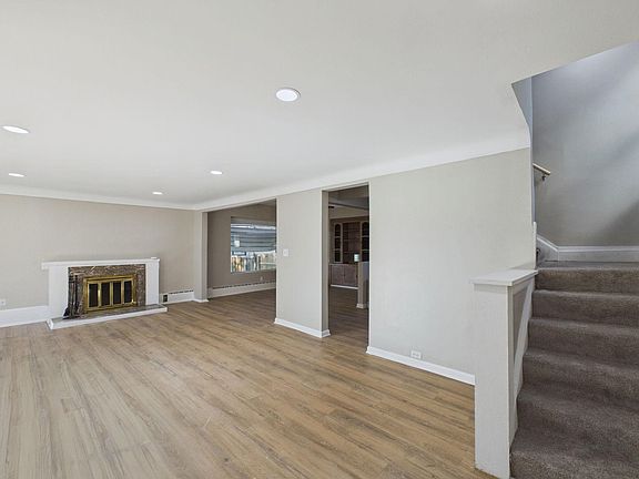 4th image of 3748 5th Ave S