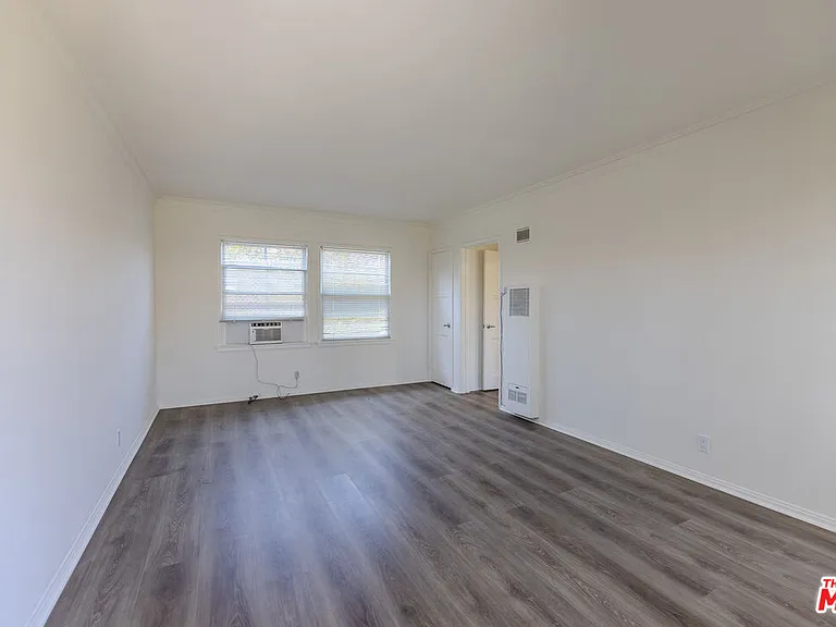 1940 S Robertson Blvd #10 — Photo 2