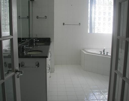 4th image of 1400 NW 122nd Ave