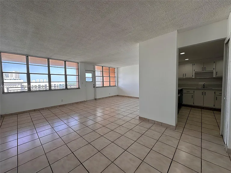 2025 NE 164th St #1008 — Photo 8