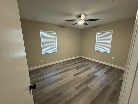 5th image of 7320 Acorn Cir