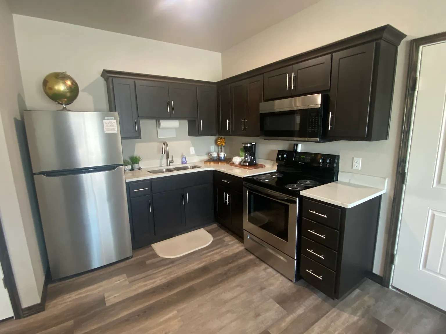 1 bed, 550 sqft, $945 — Photo 2