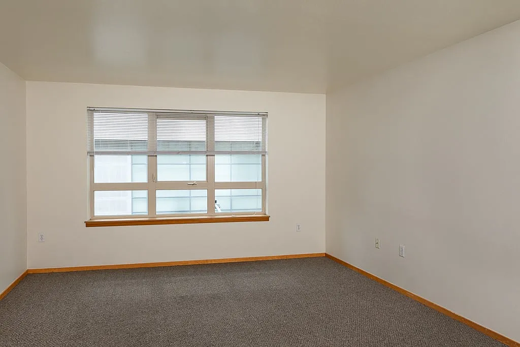 Stewart Court Apartments — Photo 3