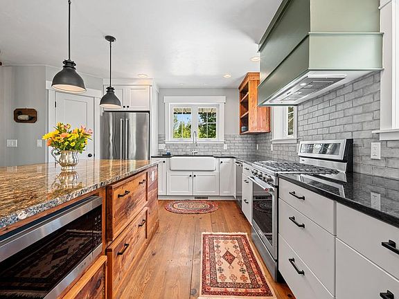 4th image of 633 Isle View Rd