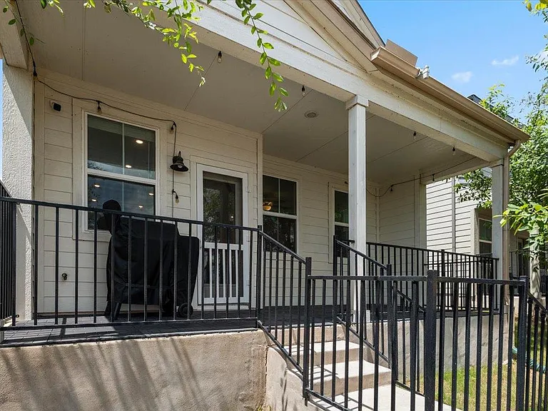 7106 Silver Star Ln — Photo 31