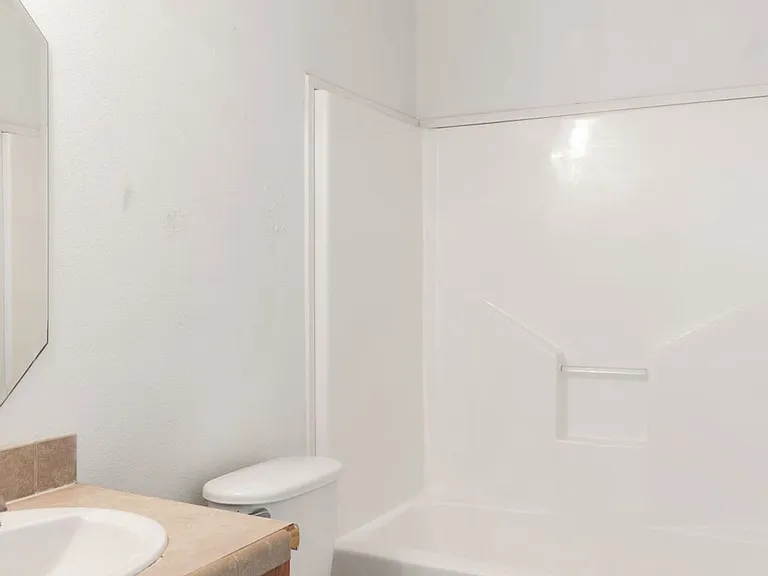 115 Varsity Dr — Photo 16