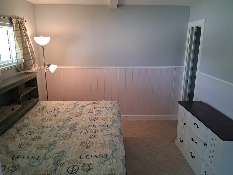 spare bed room with full bed and ensuite.