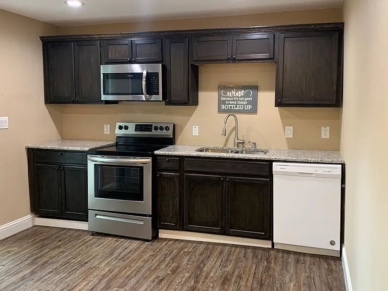 1433 S Travis St #A — Photo 3