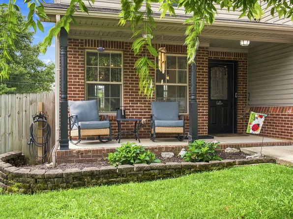 404 E Ridge Dr, Nicholasville, KY 40356