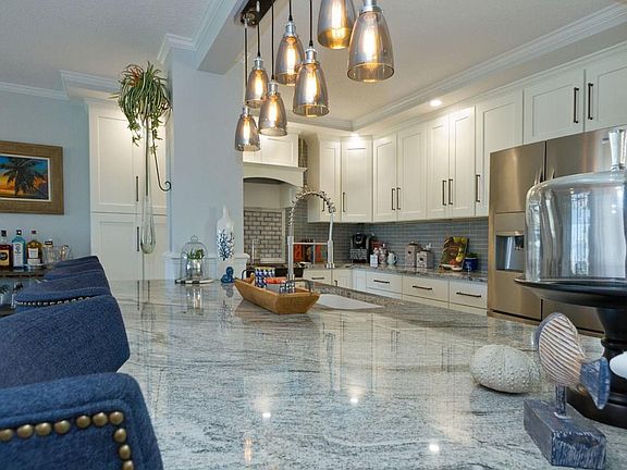 5th image of 1825 Tarpon Ln APT 203