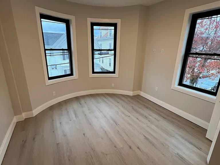 56 Sachem St #5 — Photo 4