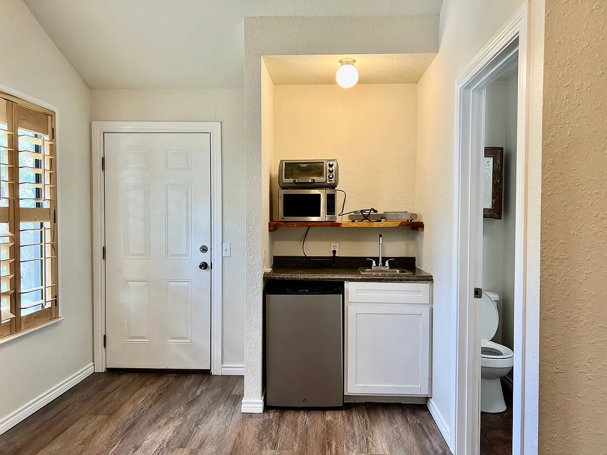 Building Photo - 2090 Dara Ln #A1