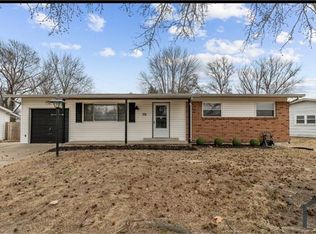 775 Sherwood Dr, Florissant, MO 63031