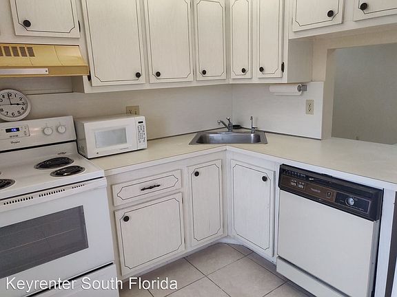 4th image of 5841 NW 61st Ave APT 208