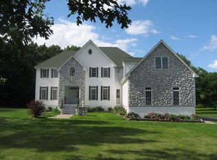 85 Cedar Valley Rd, Poughkeepsie, NY 12603