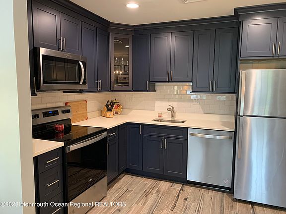 2nd image of 1032B Aberdeen Drive
