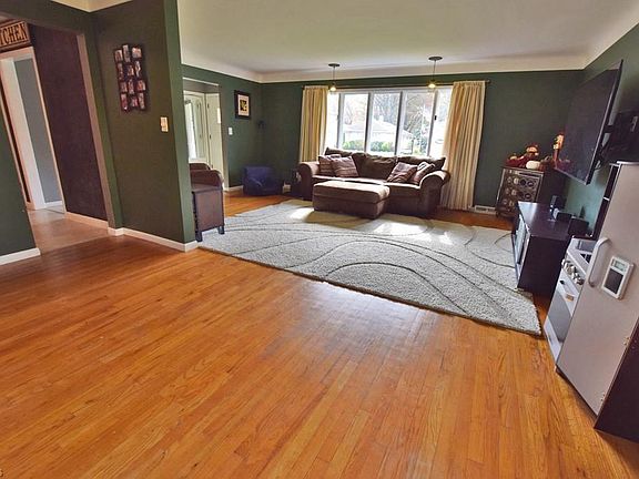 4th image of 6743 Enfield Dr