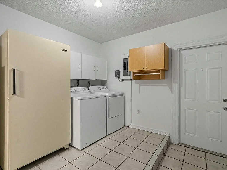 16900 SW 62nd St — Photo 48