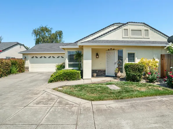 596 Village Dr, Galt, CA 95632