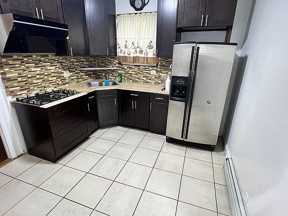5th image of 8809 107th St Floor 1