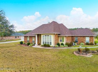 3 Laurel Grove Dr, Carriere, MS 39426