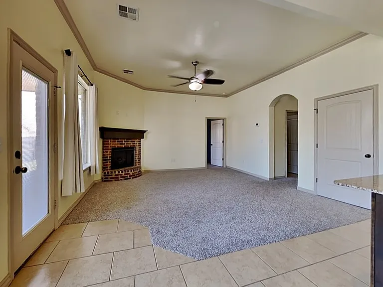 20611 Frontier Pl — Photo 2