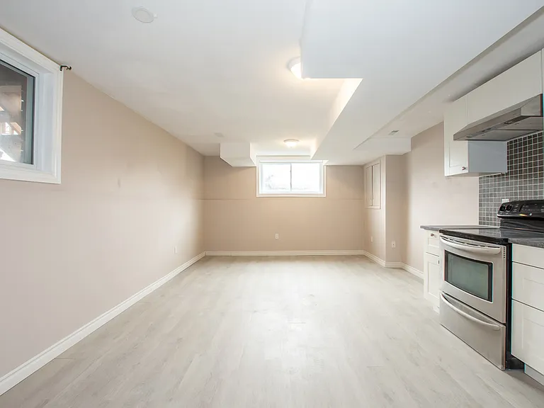 55 Marshall Ave — Photo 5