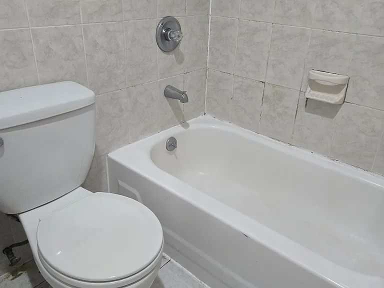 115 Inwood St #1 — Photo 6