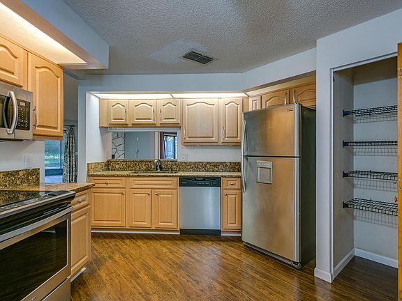 5th image of 11464 Sugar Maple Pl S